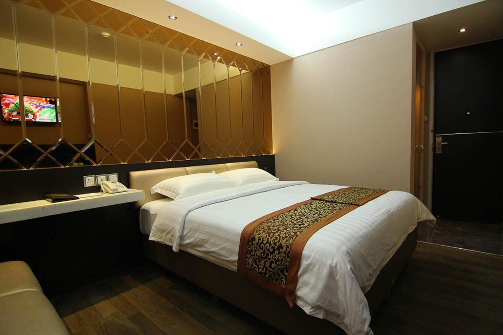 Favor Hotel Makassar City Center By Life Camera foto